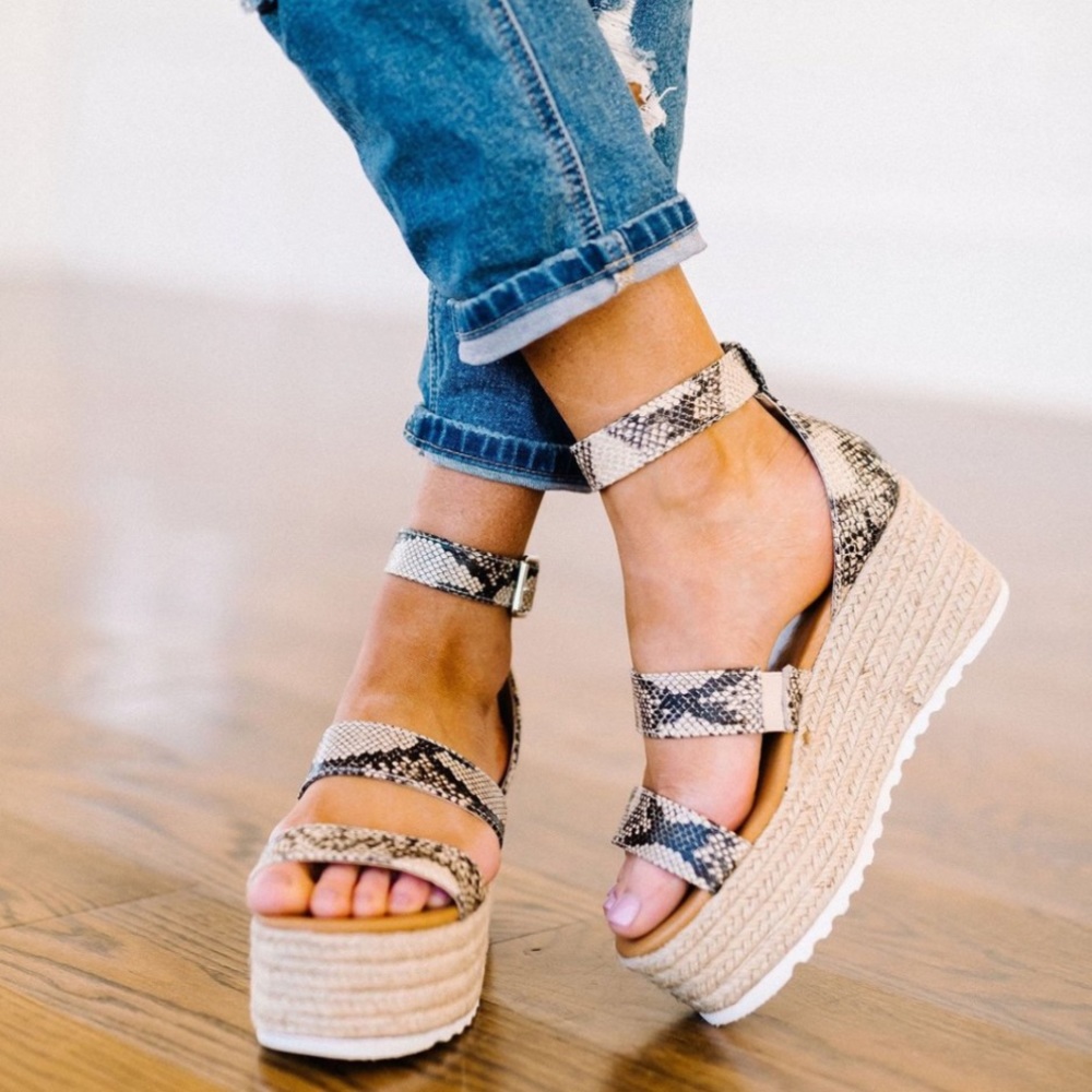 LAST 8, Snake print espadrille sandals - Picture 3 of 4